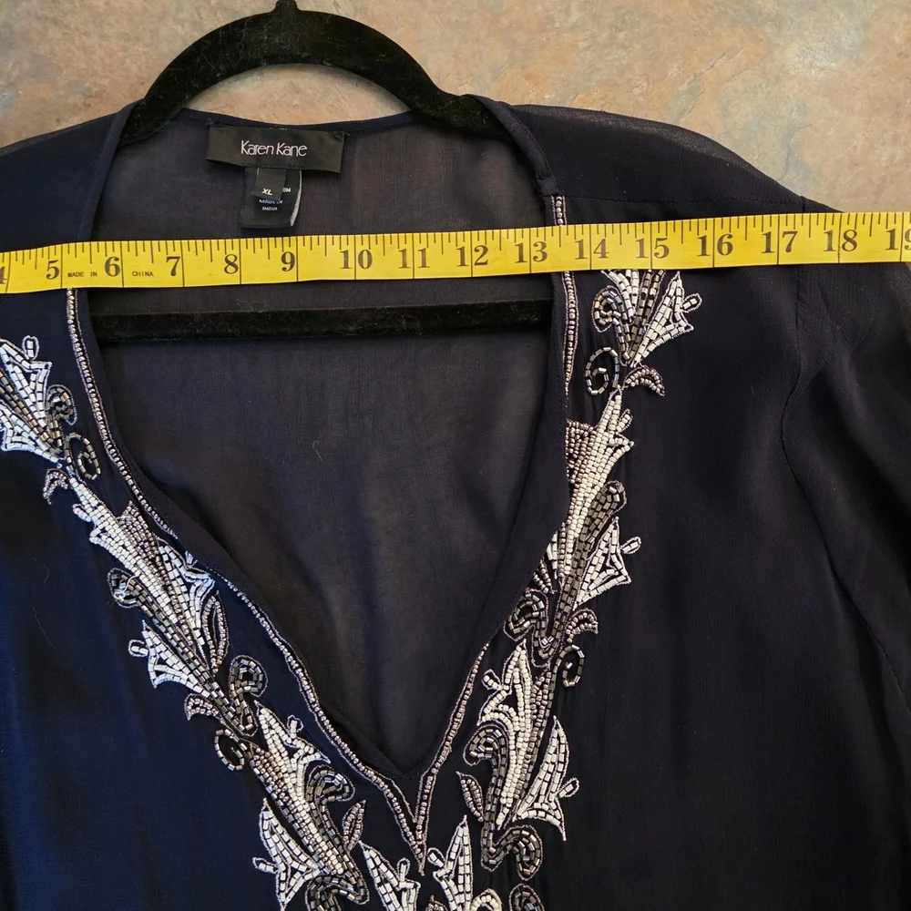 Elegant Black Embroidered Women's Top - Picture 4 of 7